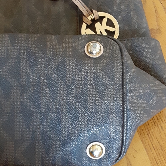 Michael Kors EW Jet set tote - Picture 8 of 8